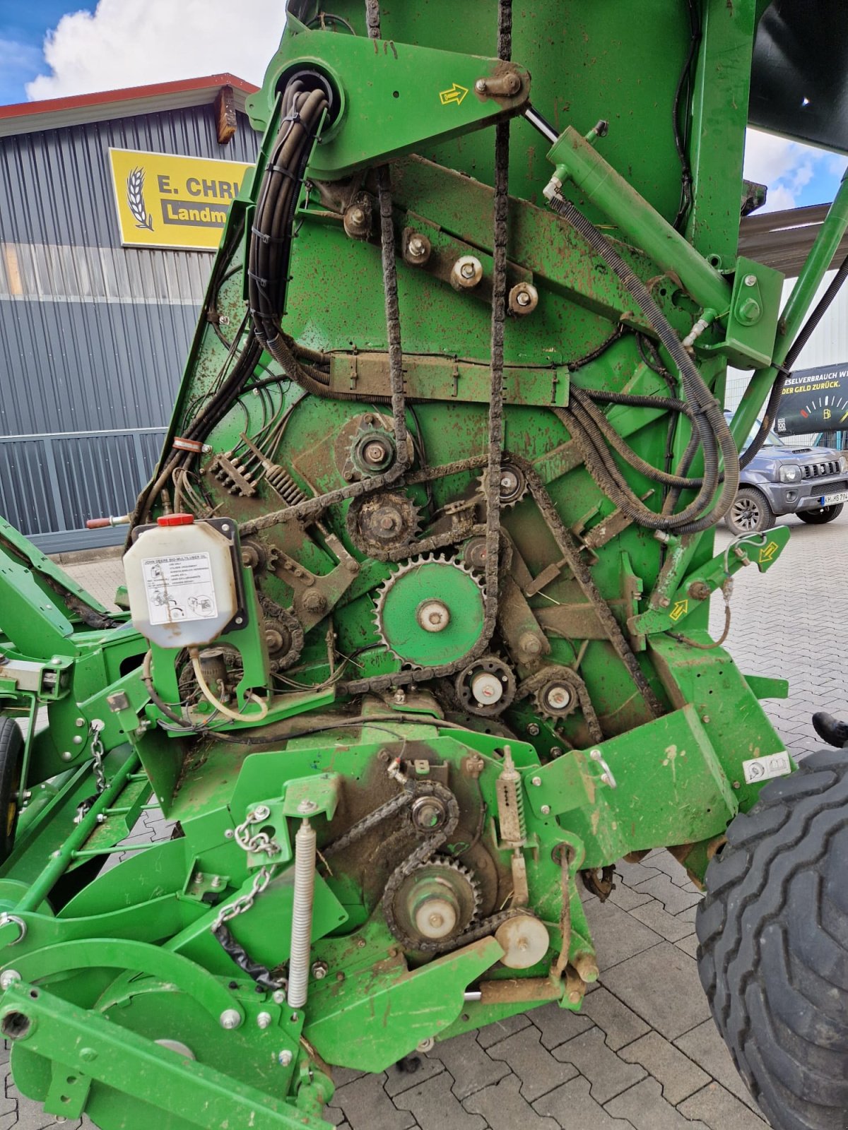 Rundballenpresse типа John Deere V461M, Gebrauchtmaschine в Bad Sobernheim (Фотография 16)