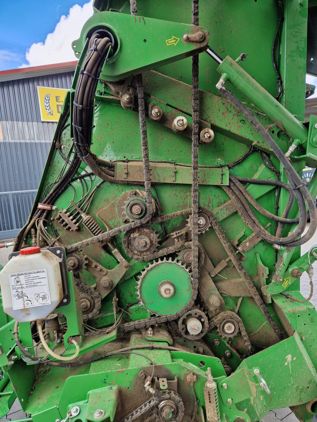Rundballenpresse типа John Deere V461M, Gebrauchtmaschine в Bad Sobernheim (Фотография 17)