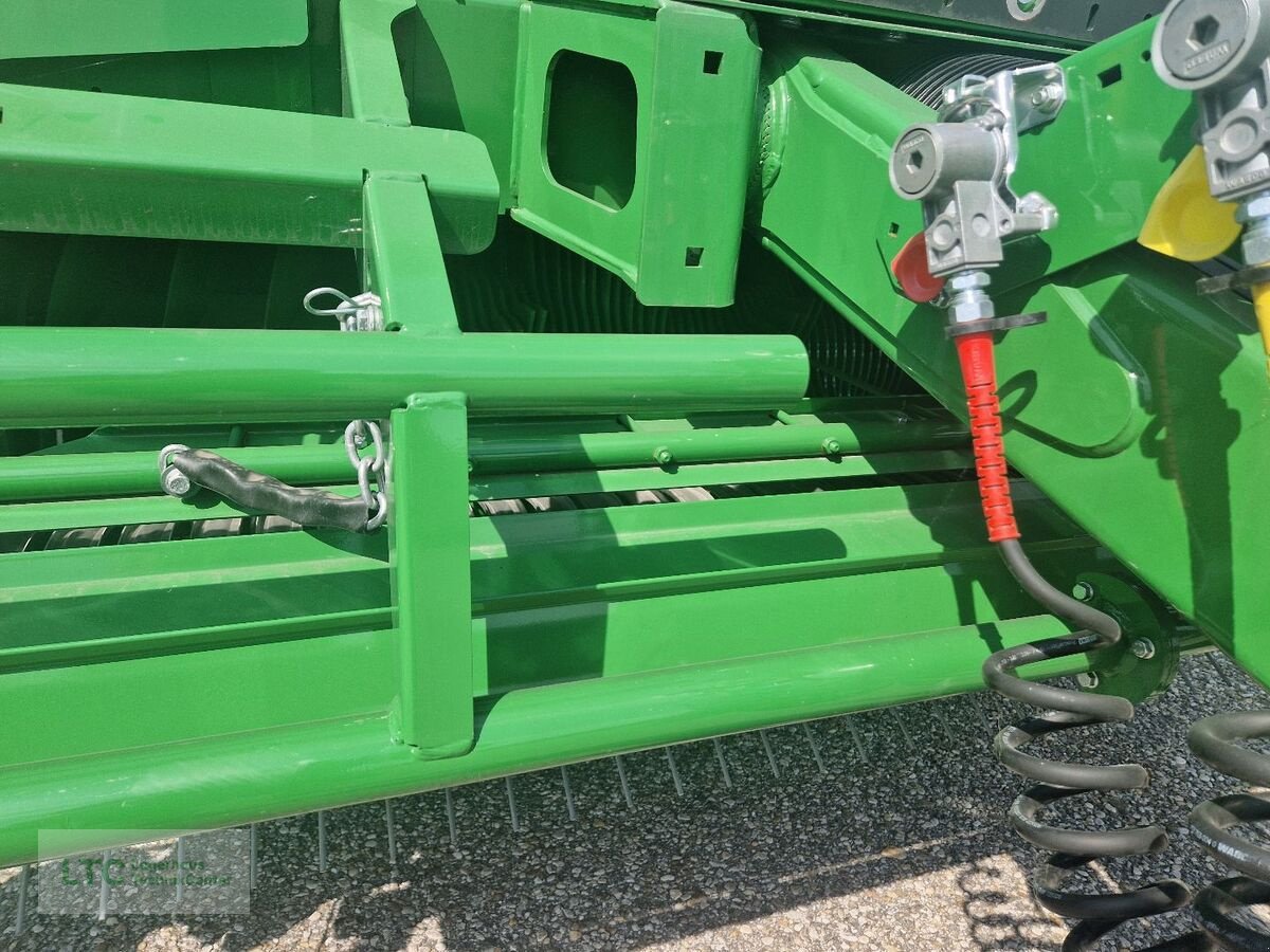 Rundballenpresse des Typs John Deere V461M, Neumaschine in Korneuburg (Bild 11)