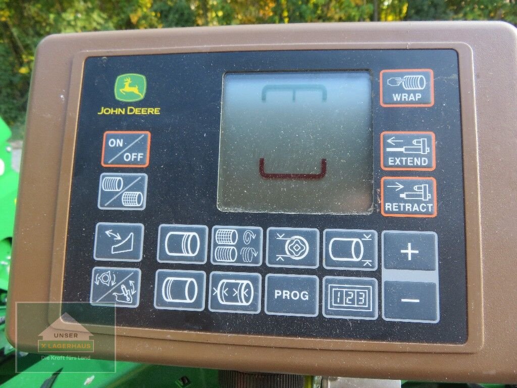 Rundballenpresse типа John Deere V461M, Gebrauchtmaschine в Eferding (Фотография 12)