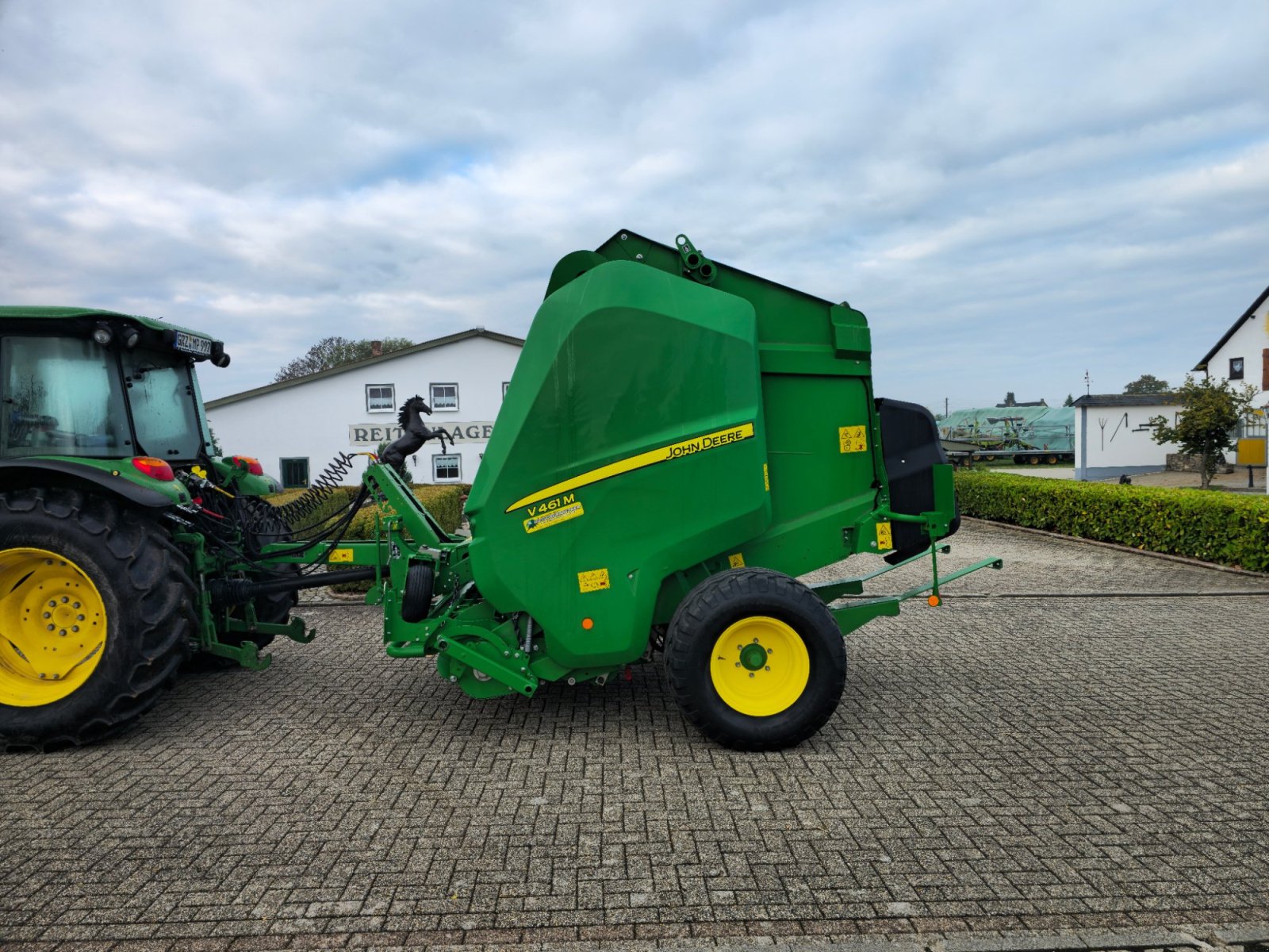 Rundballenpresse типа John Deere V461M, Gebrauchtmaschine в Mohlsdorf-Teichwolframsdorf (Фотография 1)