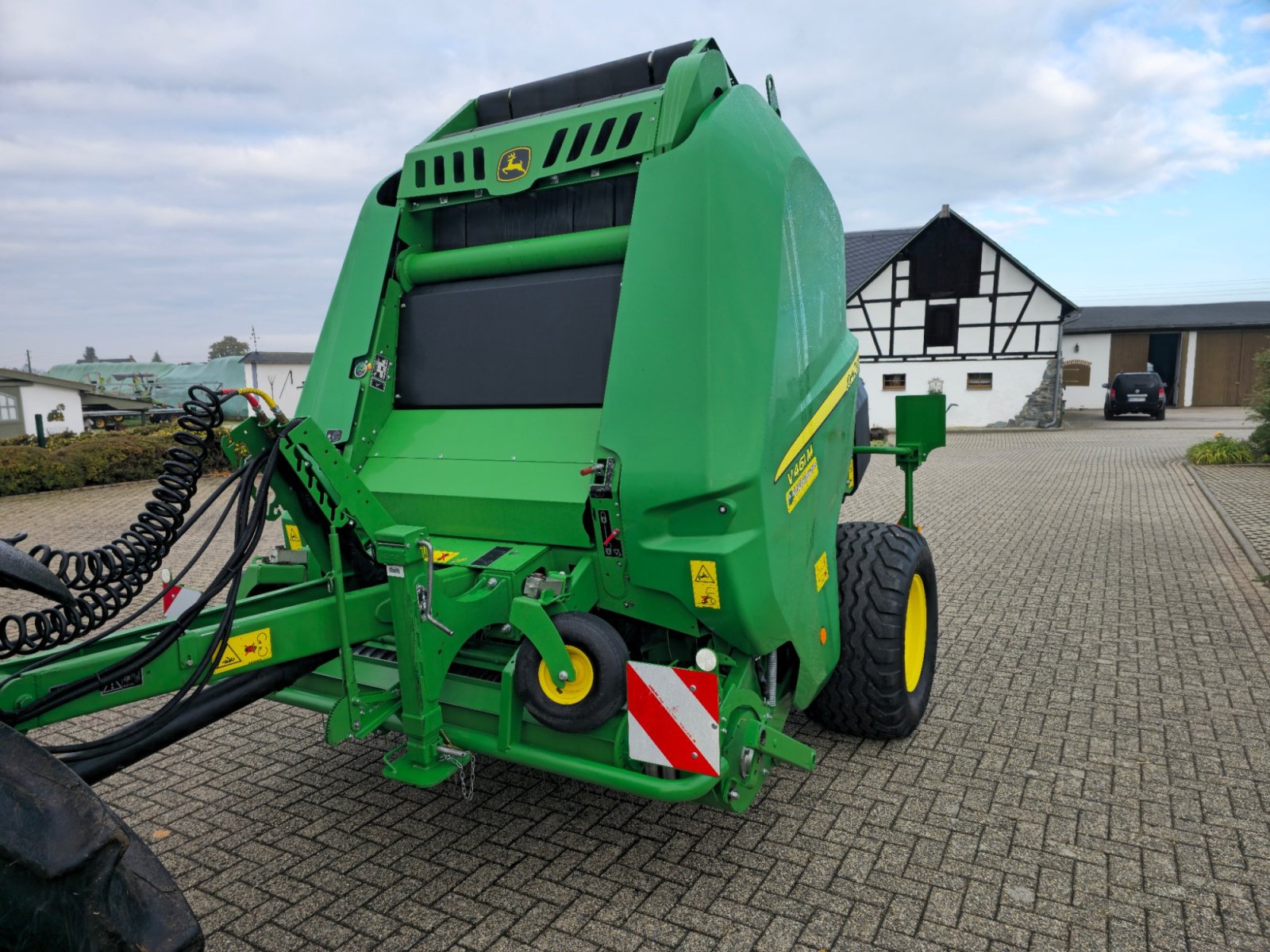 Rundballenpresse типа John Deere V461M, Gebrauchtmaschine в Mohlsdorf-Teichwolframsdorf (Фотография 4)
