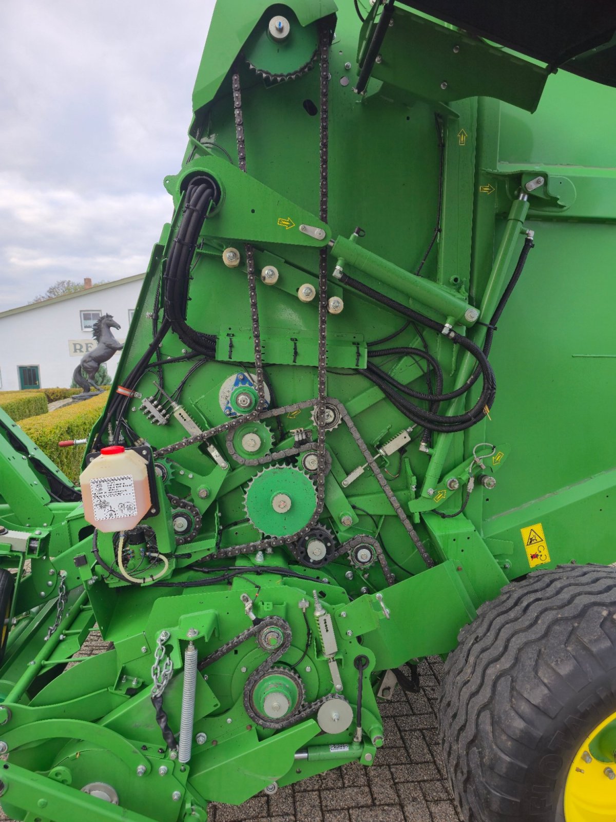 Rundballenpresse типа John Deere V461M, Gebrauchtmaschine в Mohlsdorf-Teichwolframsdorf (Фотография 12)