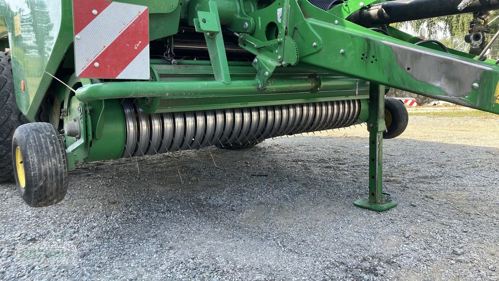 Rundballenpresse типа John Deere V461R, Gebrauchtmaschine в Großpetersdorf (Фотография 7)