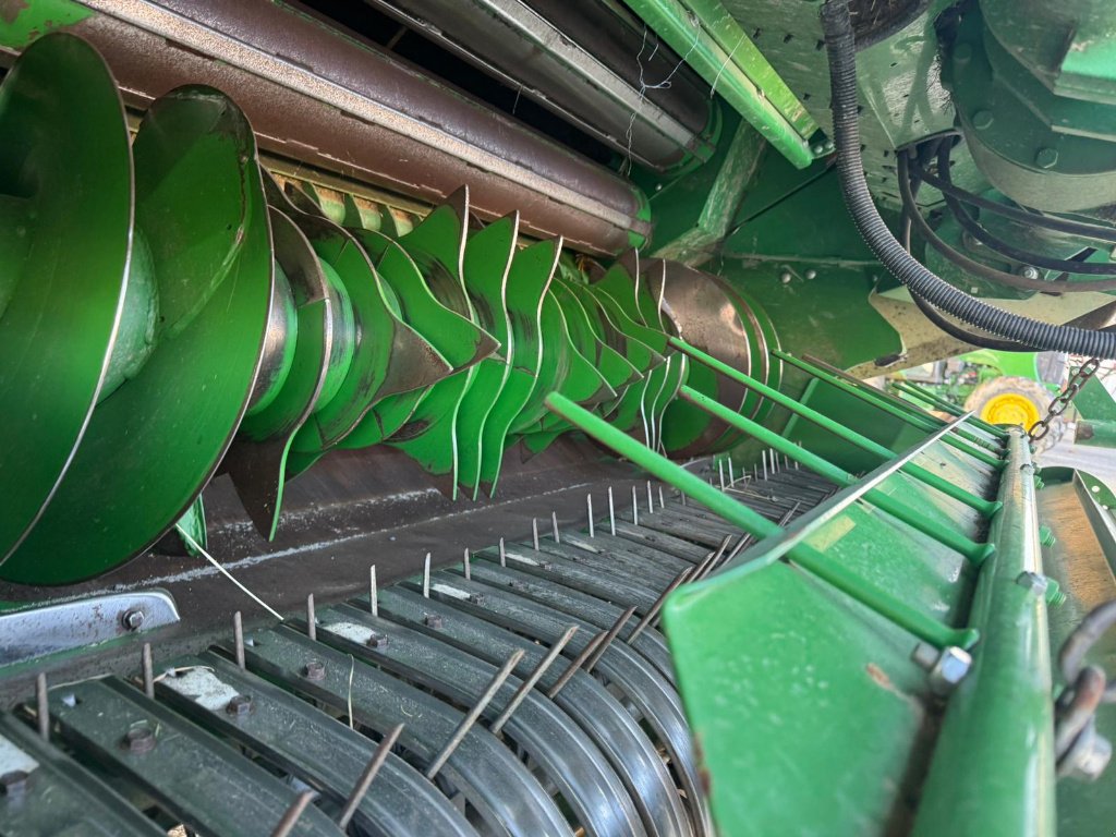 Rundballenpresse of the type John Deere V461R, Gebrauchtmaschine in GUERET (Picture 6)