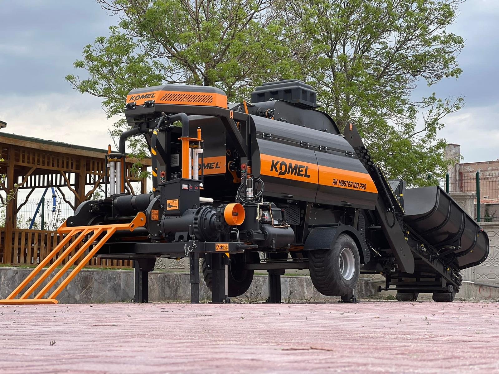 Rundballenpresse des Typs Komel RK Master 1200 PRO, Neumaschine in Zdunska Wola (Bild 10)