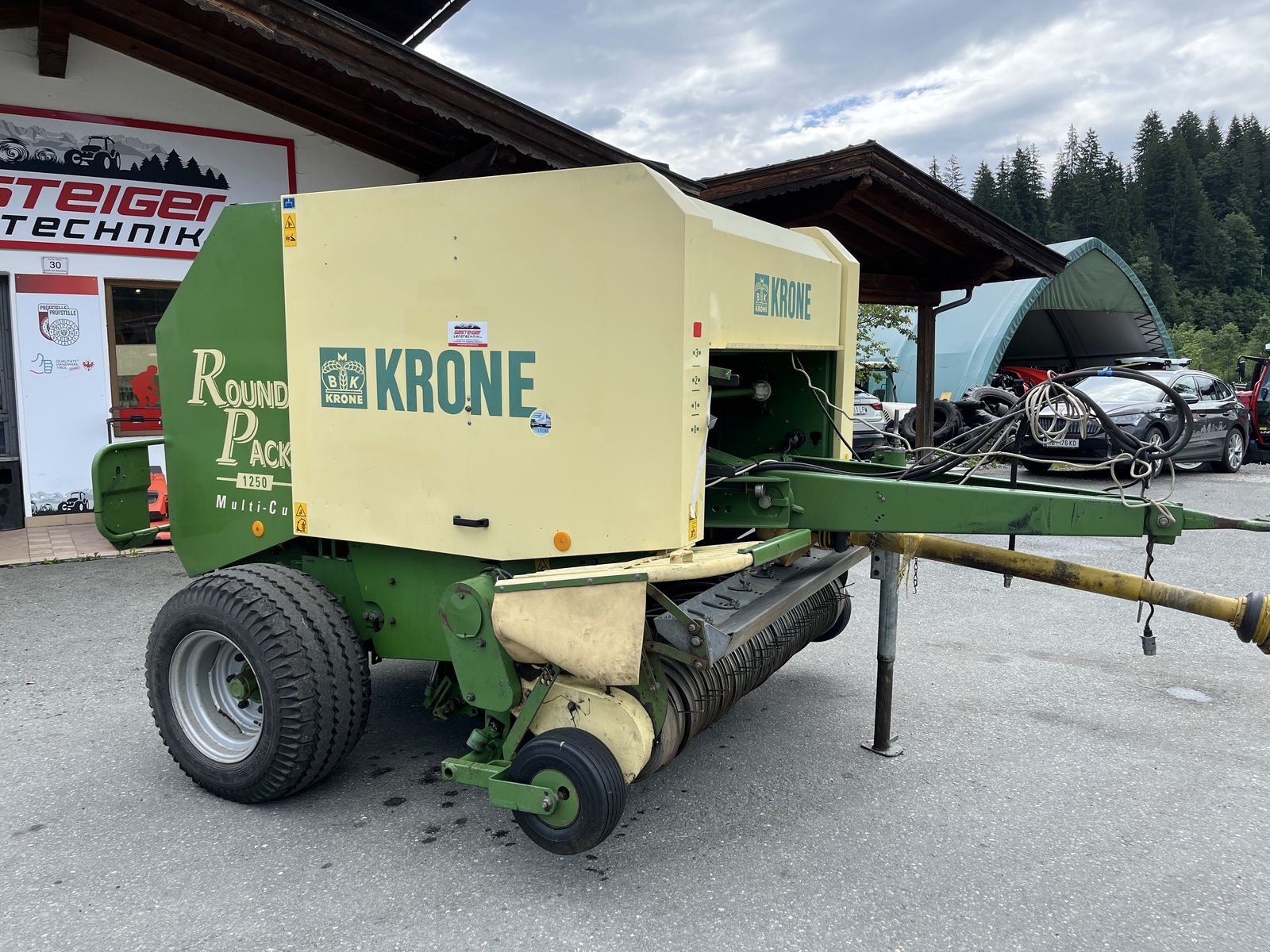Rundballenpresse типа Krone 1250, Gebrauchtmaschine в Reith bei Kitzbühel (Фотография 1)