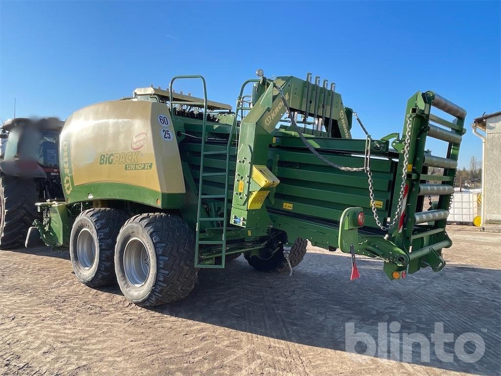 Rundballenpresse van het type Krone Big Pack 1290 HDP XC, Gebrauchtmaschine in Düsseldorf (Foto 3)