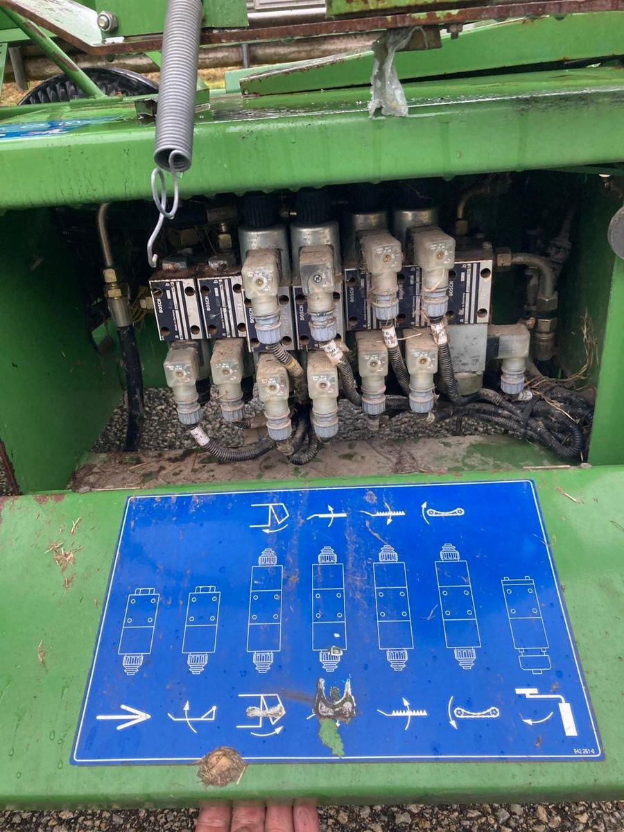 Rundballenpresse типа Krone Combi Pack 1250 MC, Gebrauchtmaschine в Hopfgarten (Фотография 15)
