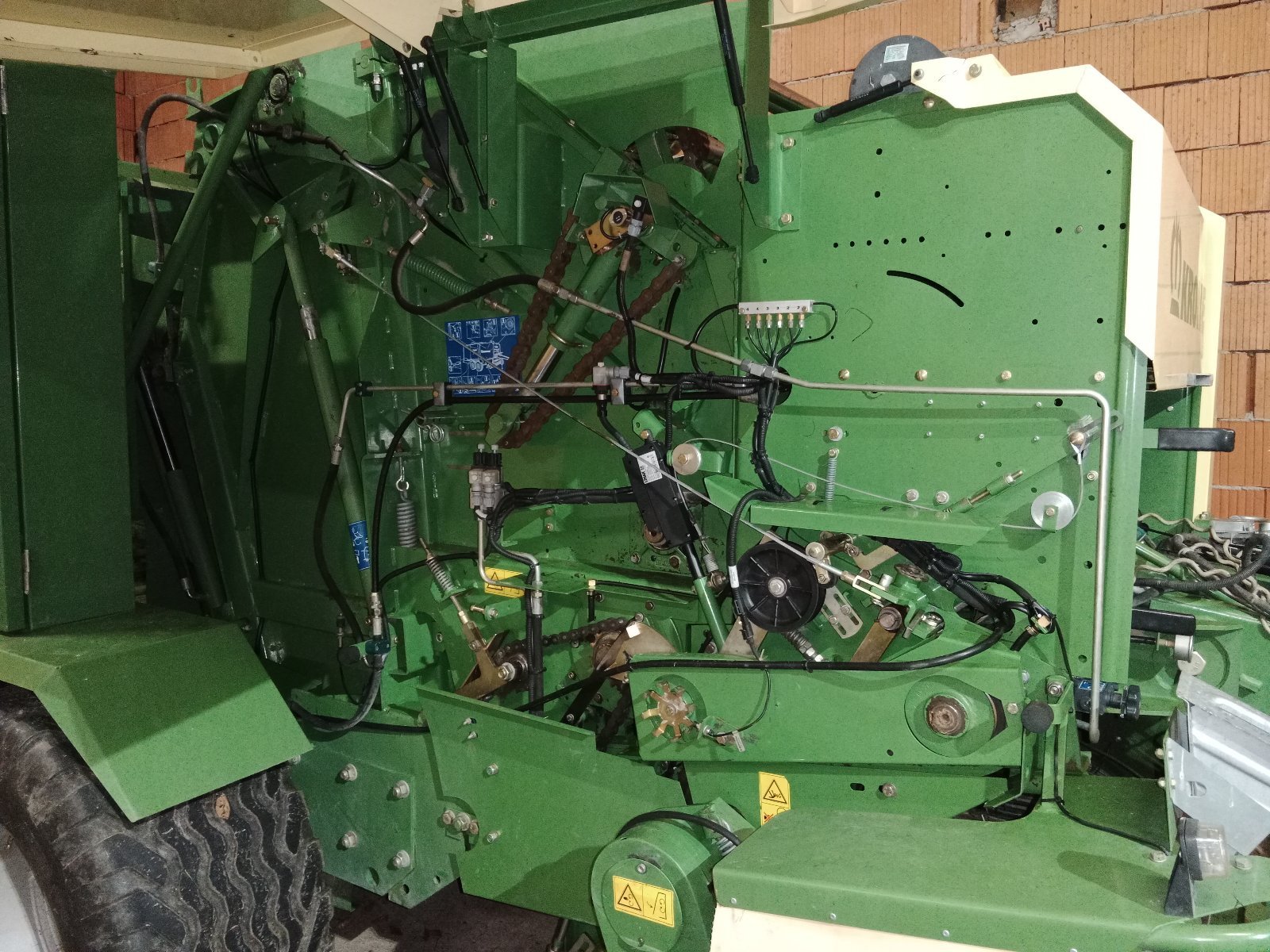 Rundballenpresse typu Krone Combi Pack 1500 V MC, Gebrauchtmaschine w Wieselburg (Zdjęcie 3)