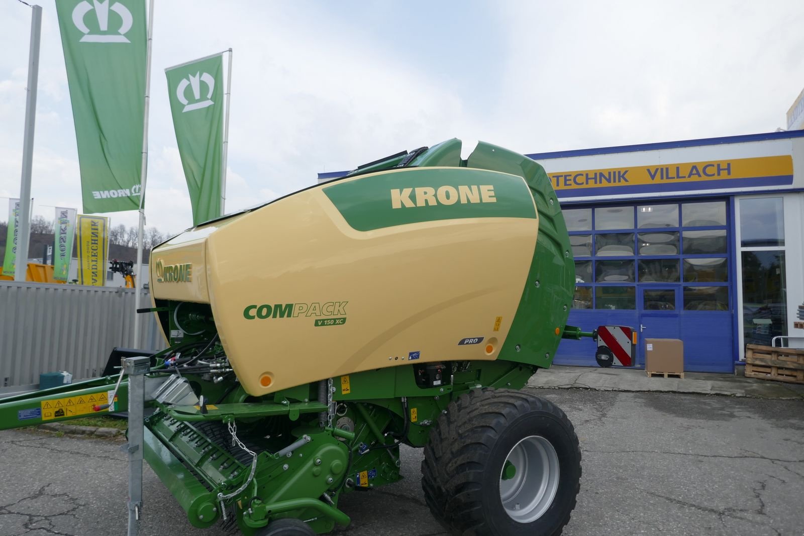 Rundballenpresse от тип Krone Compack V 150 XC PRO, Gebrauchtmaschine в Villach (Снимка 1)