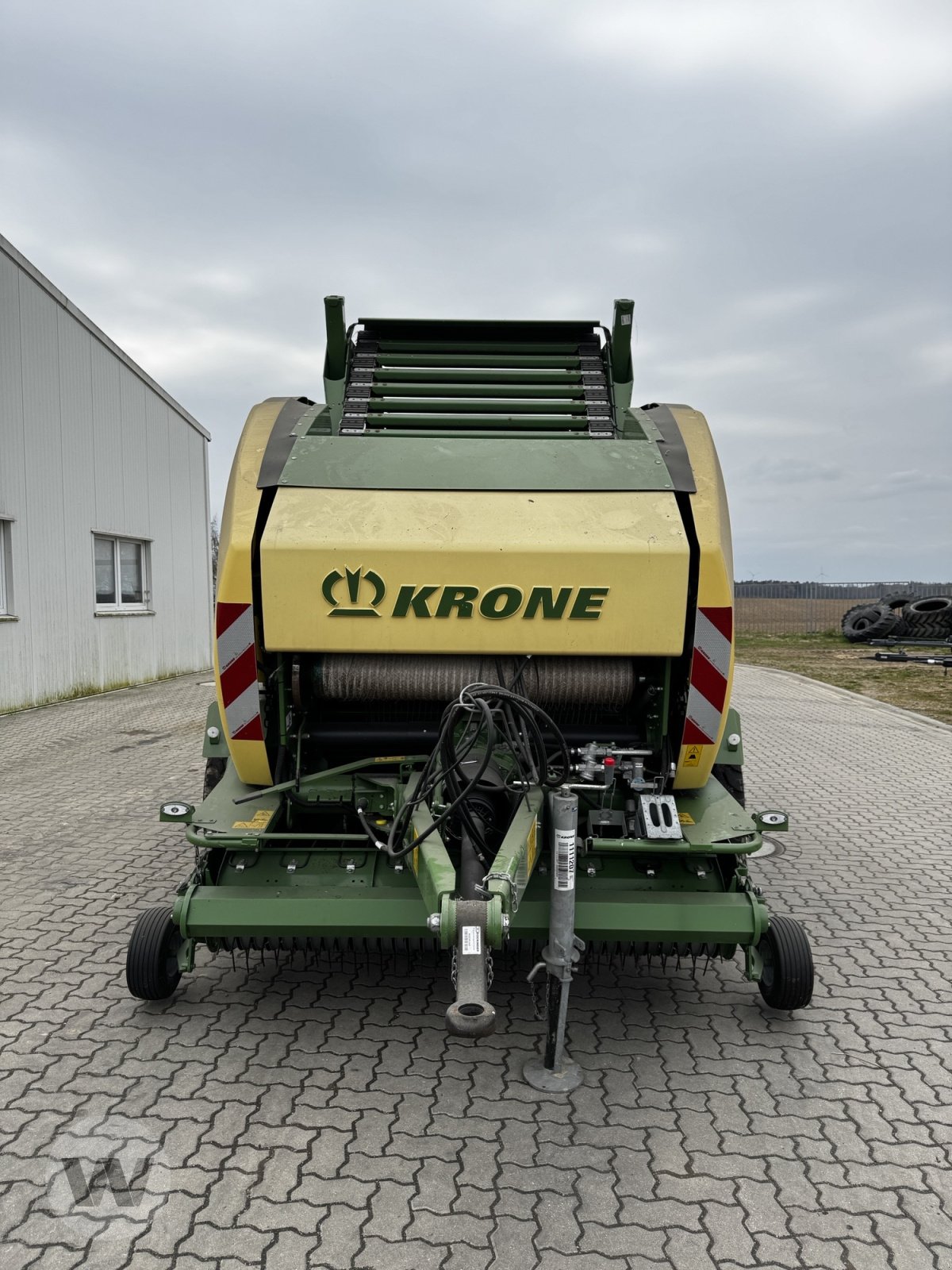 Rundballenpresse van het type Krone Comprima CF 155 XC, Neumaschine in Jördenstorf (Foto 2)