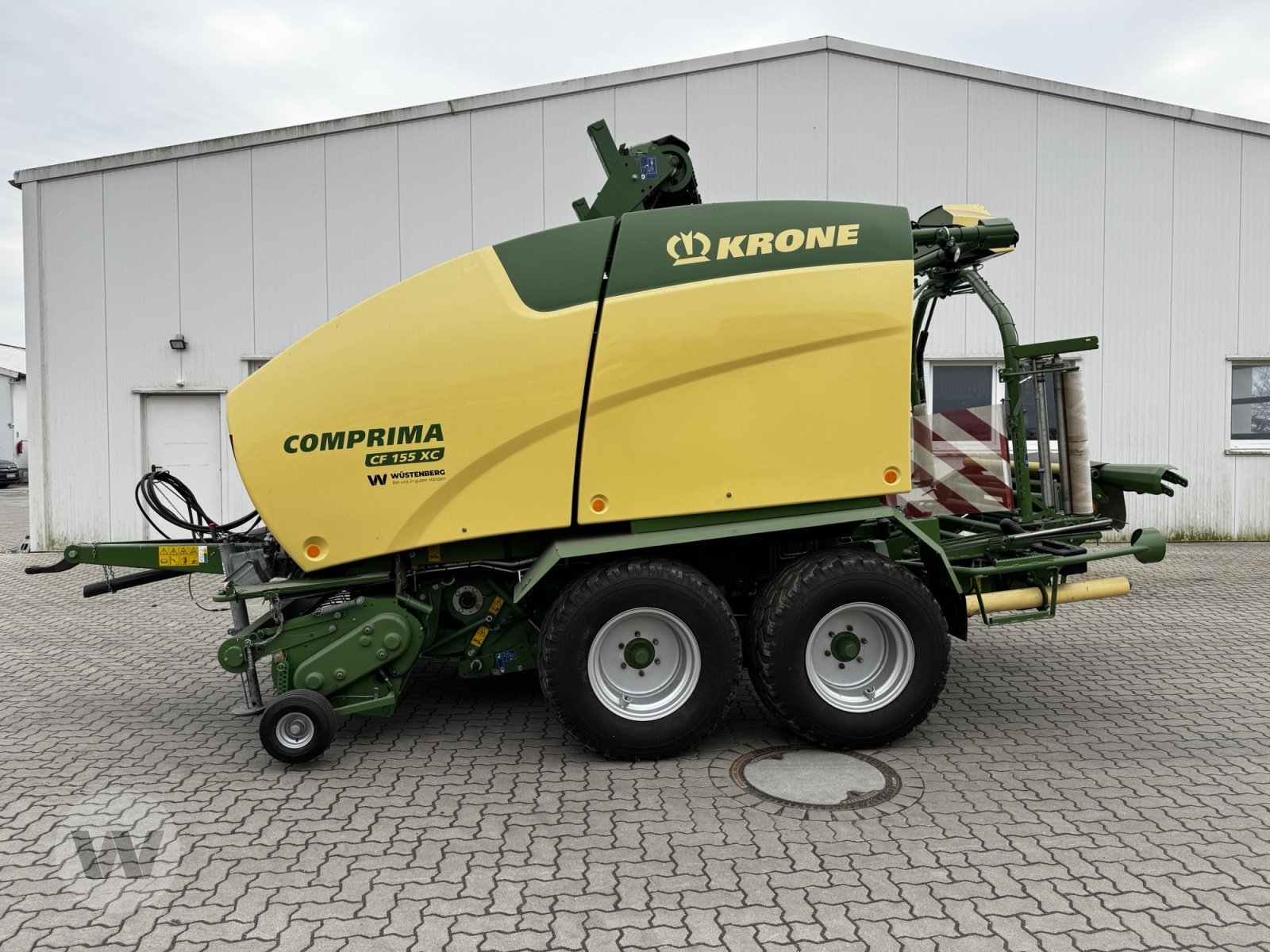 Rundballenpresse van het type Krone Comprima CF 155 XC, Neumaschine in Jördenstorf (Foto 11)