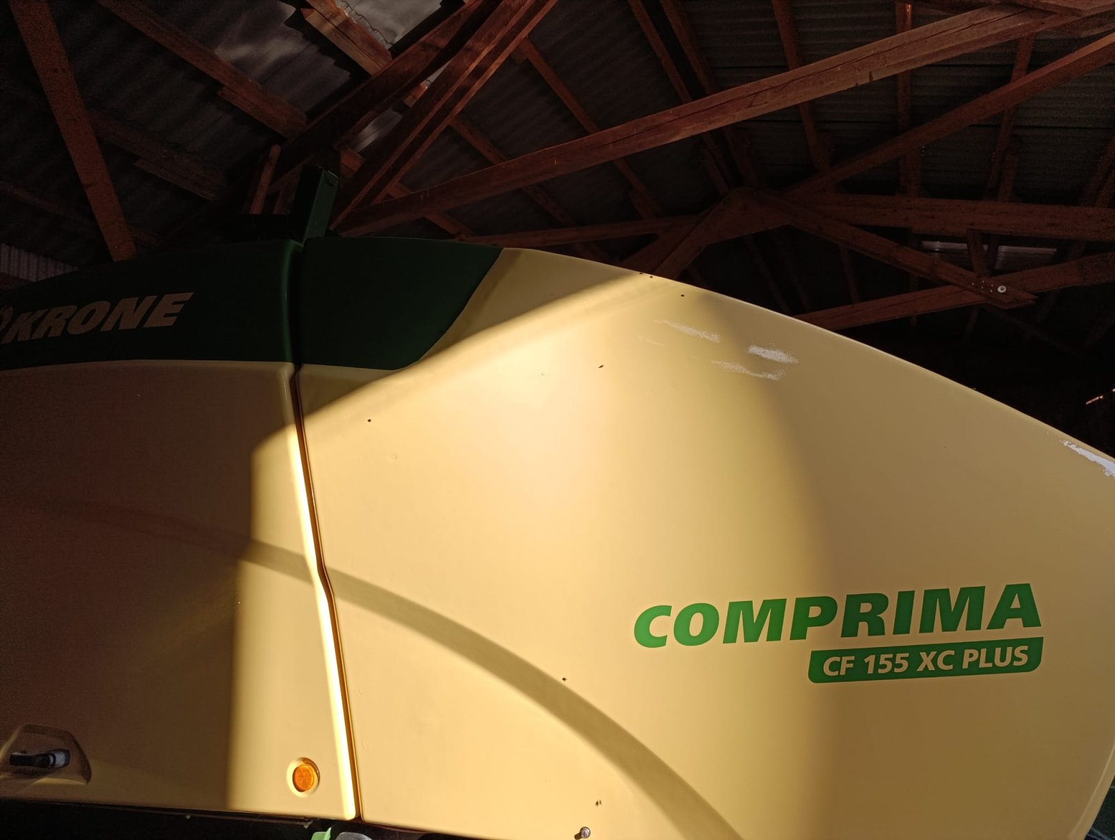 Rundballenpresse des Typs Krone Comprima CF 155 XC, Gebrauchtmaschine in Tannhausen (Bild 5)