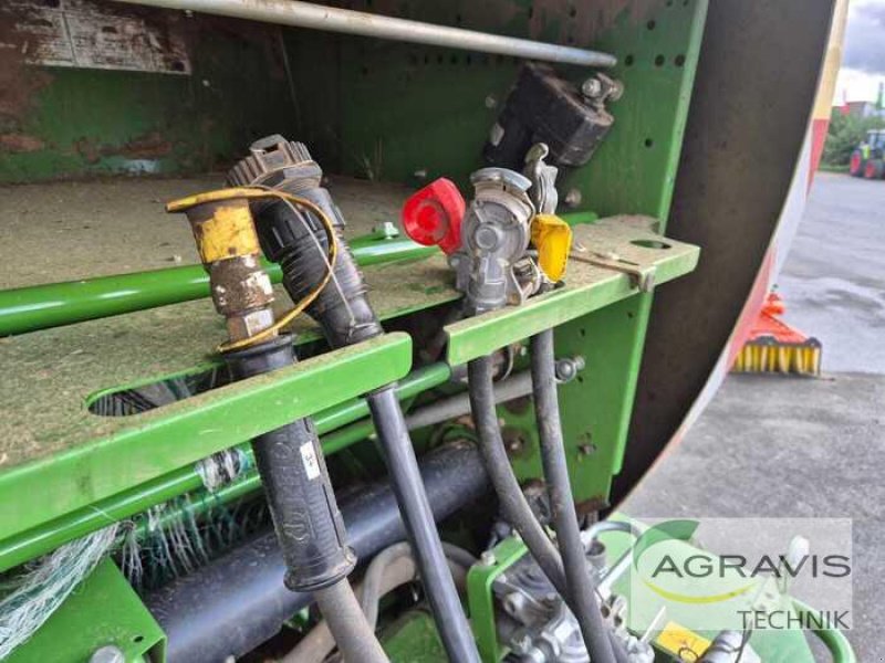 Rundballenpresse типа Krone COMPRIMA CF 155 XC, Gebrauchtmaschine в Melle-Wellingholzhausen (Фотография 11)