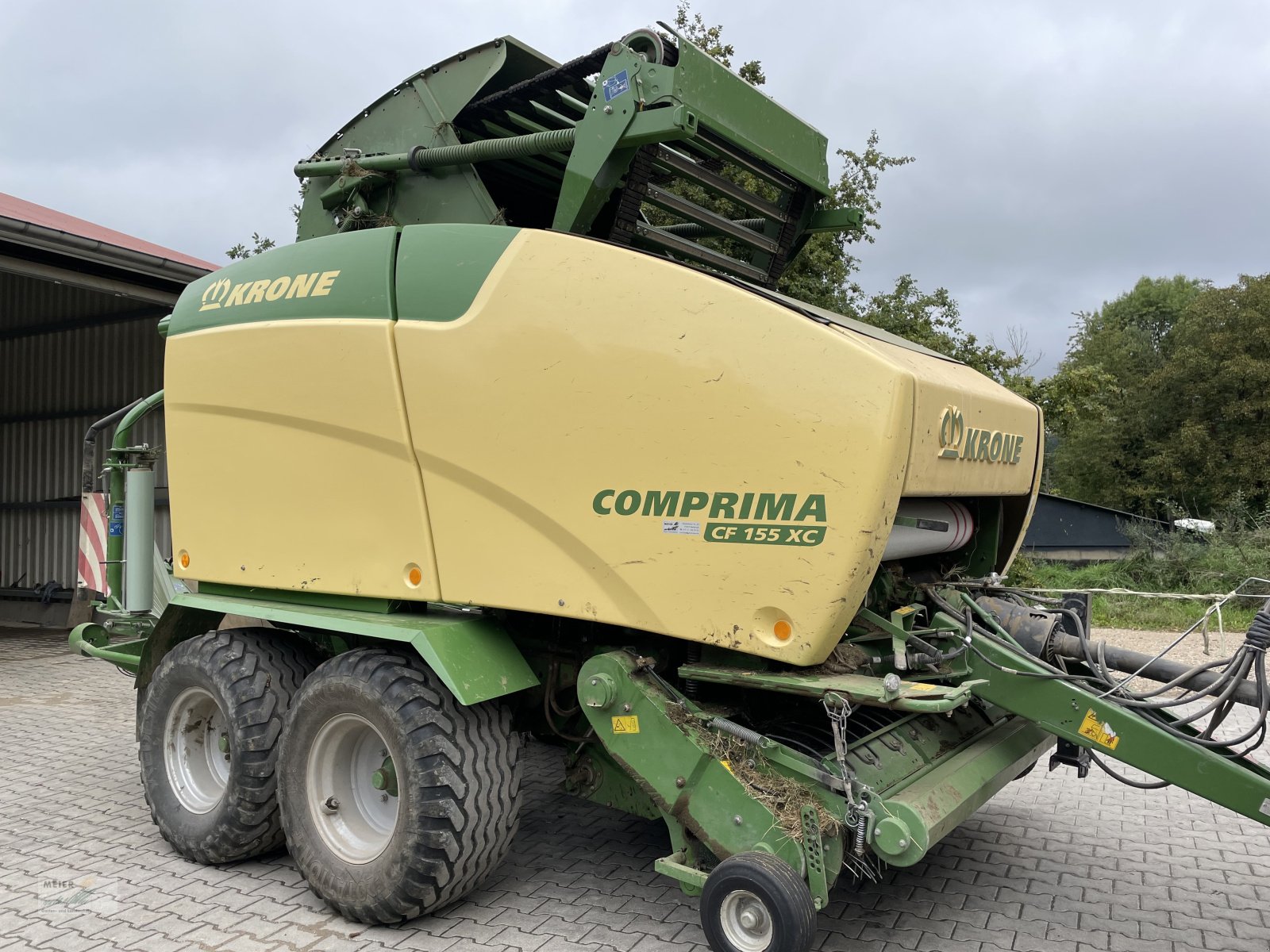 Rundballenpresse Türe ait Krone Comprima CF 155 XC, Gebrauchtmaschine içinde Hersbruck (resim 4)
