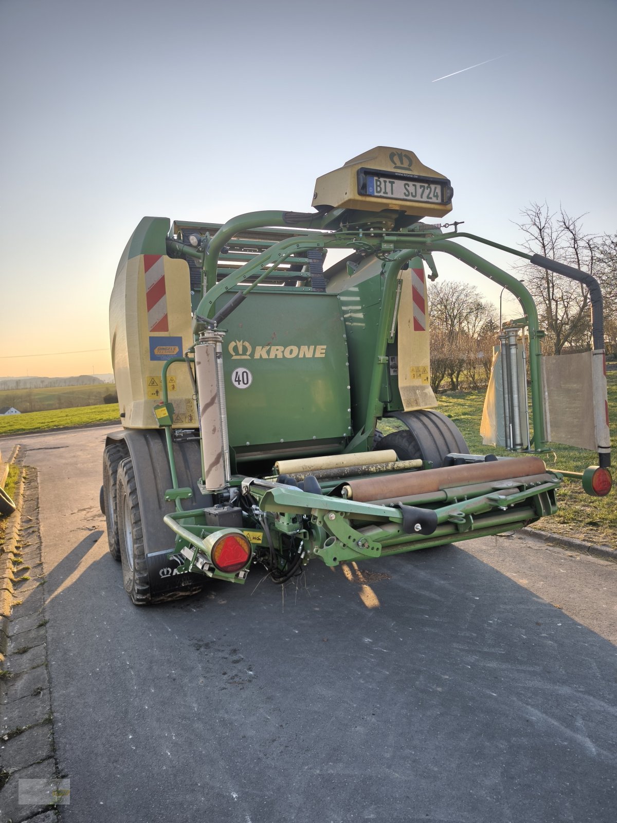 Rundballenpresse of the type Krone Comprima CF 155 XC, Gebrauchtmaschine in Jucken (Picture 4)