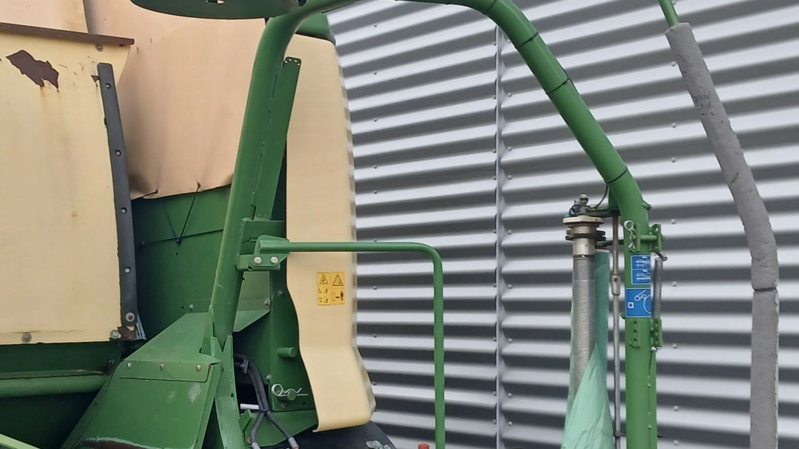 Rundballenpresse del tipo Krone Comprima CF 155, Gebrauchtmaschine In Horsens (Immagine 8)