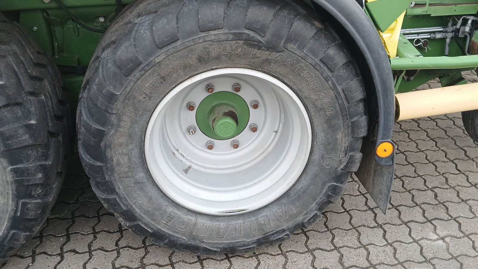 Rundballenpresse del tipo Krone Comprima CF 155, Gebrauchtmaschine In Horsens (Immagine 11)