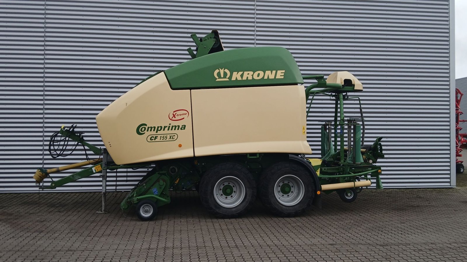 Rundballenpresse del tipo Krone Comprima CF 155, Gebrauchtmaschine In Horsens (Immagine 1)