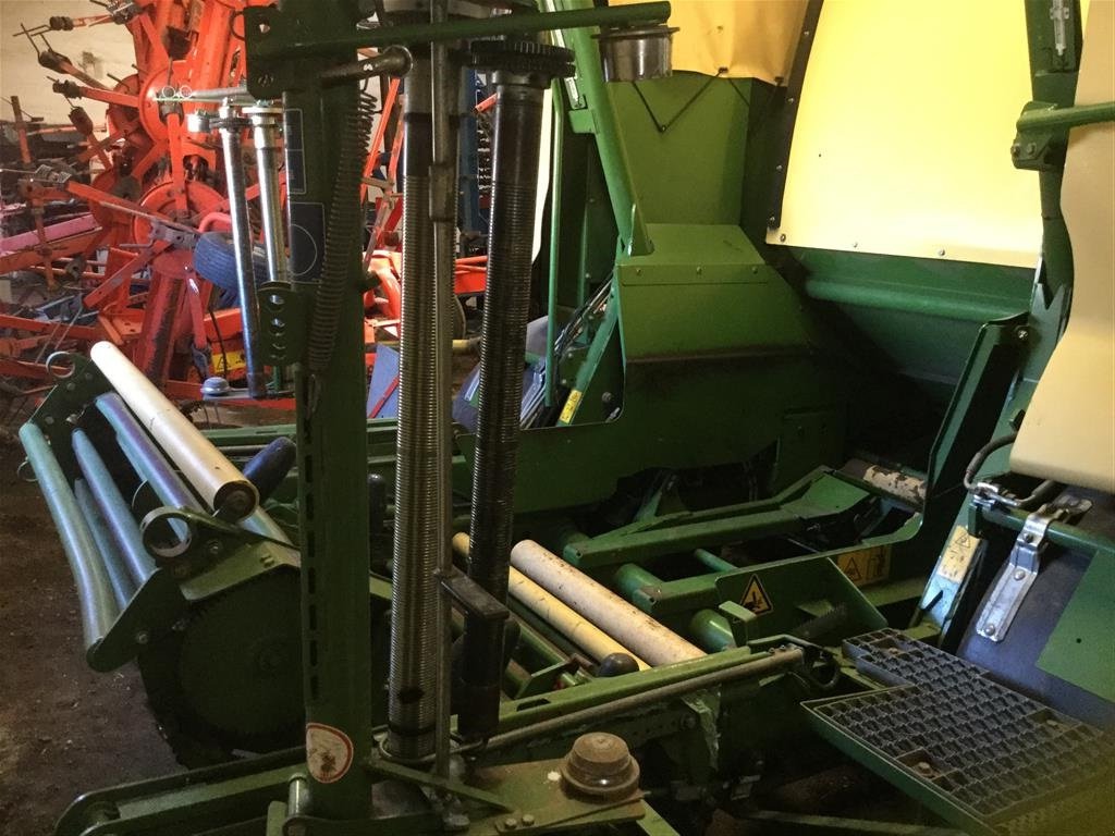 Rundballenpresse typu Krone Comprima CF155 XC Extreme Med næsten nye bånd, Gebrauchtmaschine v Kongerslev (Obrázek 3)