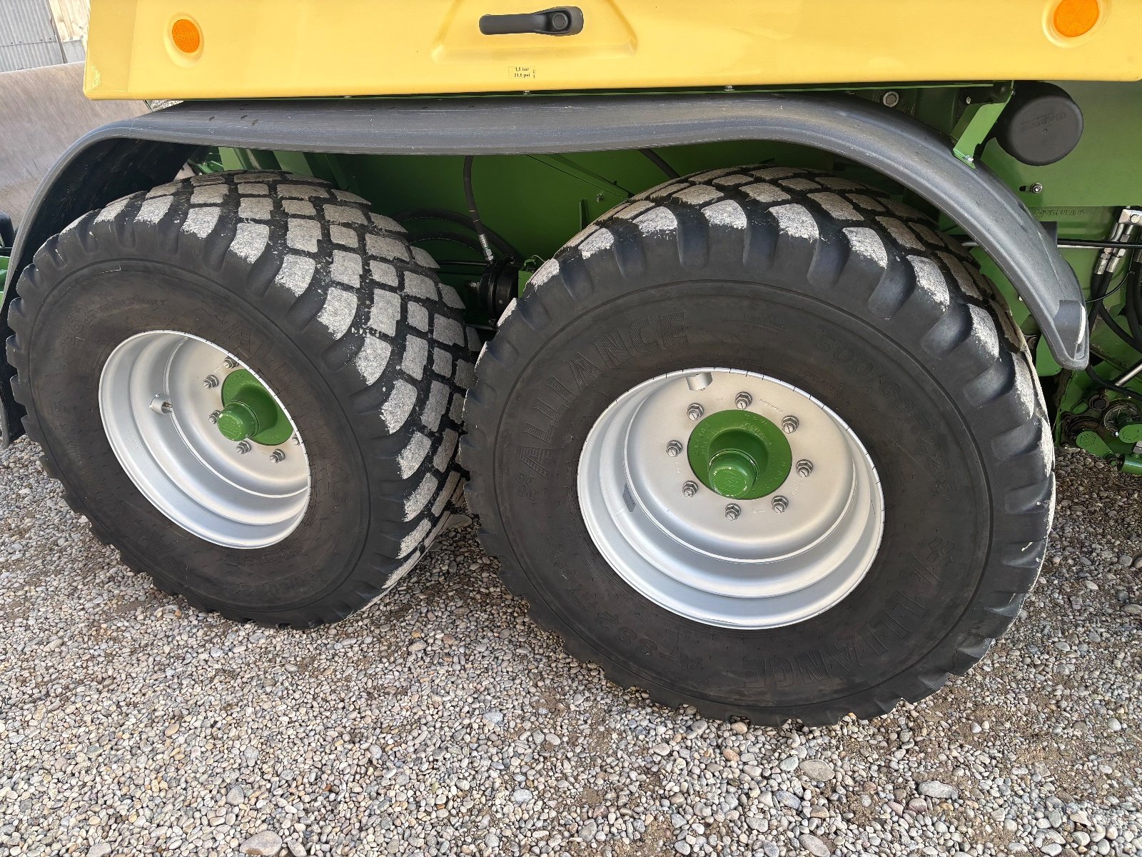 Rundballenpresse des Typs Krone Comprima CV 150 XC Plus, Gebrauchtmaschine in Massing (Bild 4)