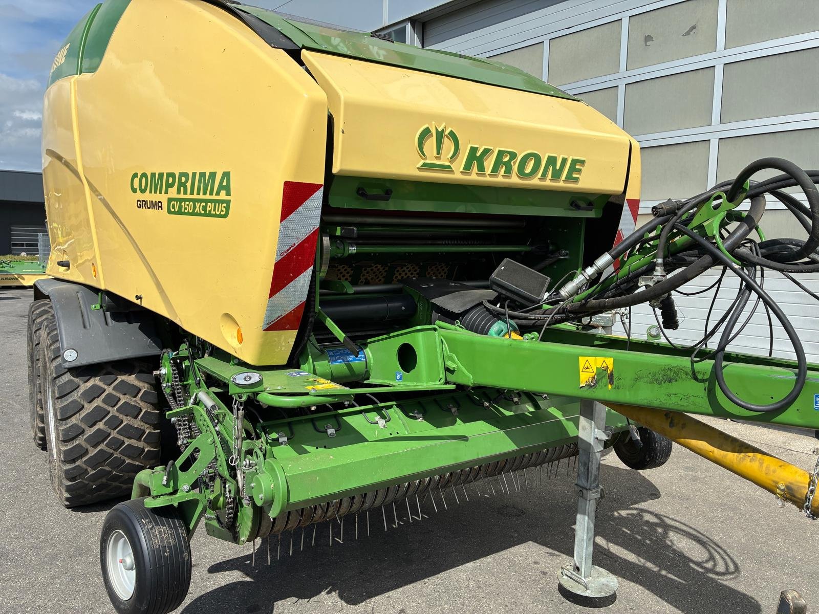 Rundballenpresse za tip Krone Comprima CV 150 XC Plus, Gebrauchtmaschine u Germaringen (Slika 2)