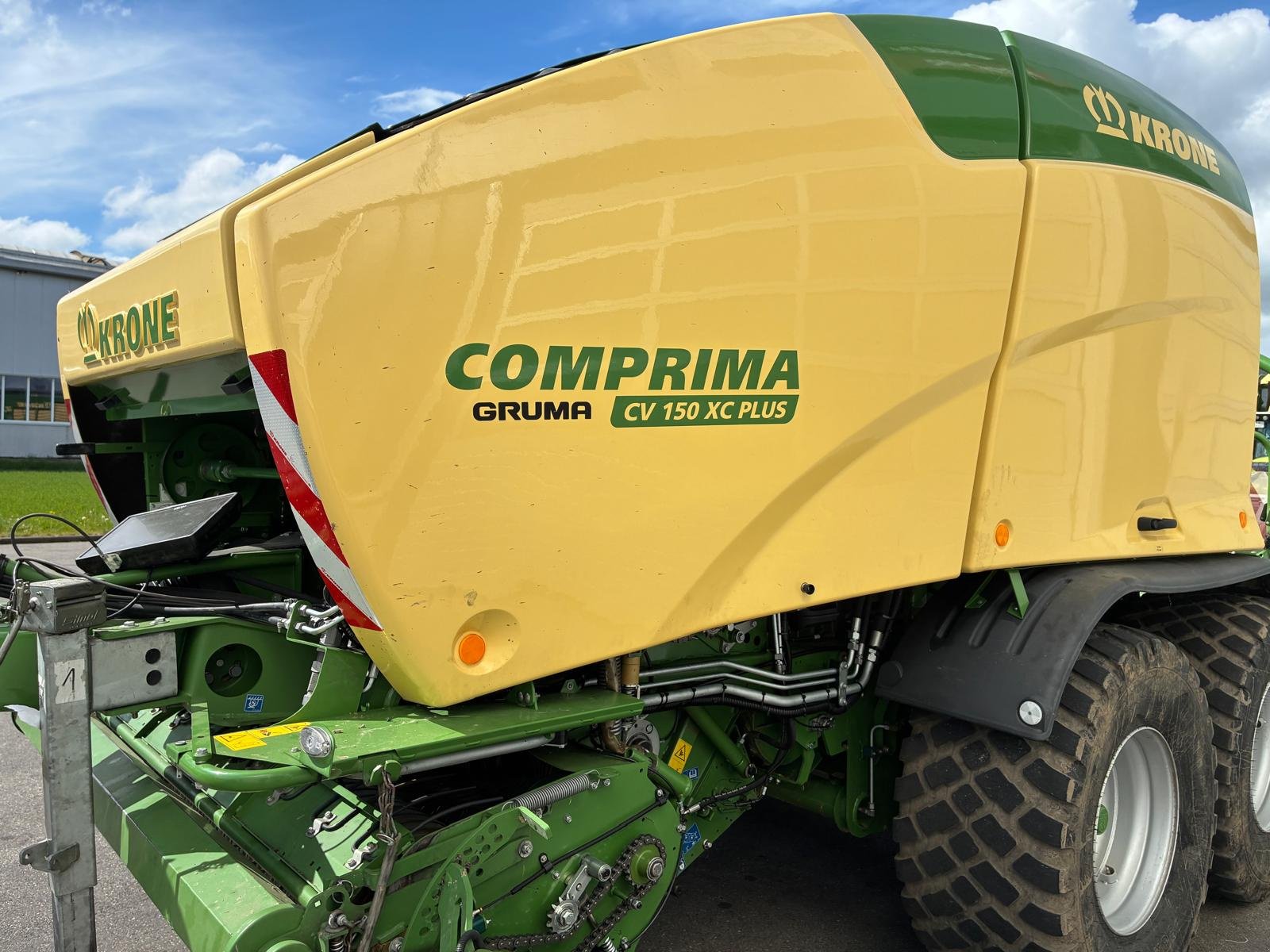 Rundballenpresse za tip Krone Comprima CV 150 XC Plus, Gebrauchtmaschine u Germaringen (Slika 3)