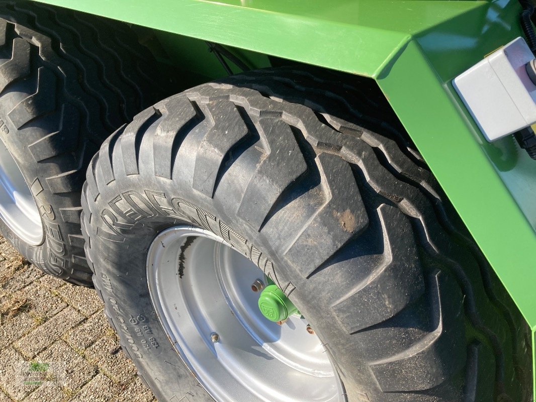 Rundballenpresse типа Krone Comprima CV 150 XC, Gebrauchtmaschine в Rhede / Brual (Фотография 15)