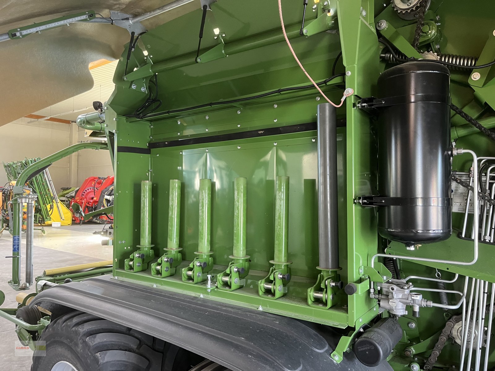 Rundballenpresse tip Krone Comprima CV 150 XC, Gebrauchtmaschine in Langenau (Poză 10)