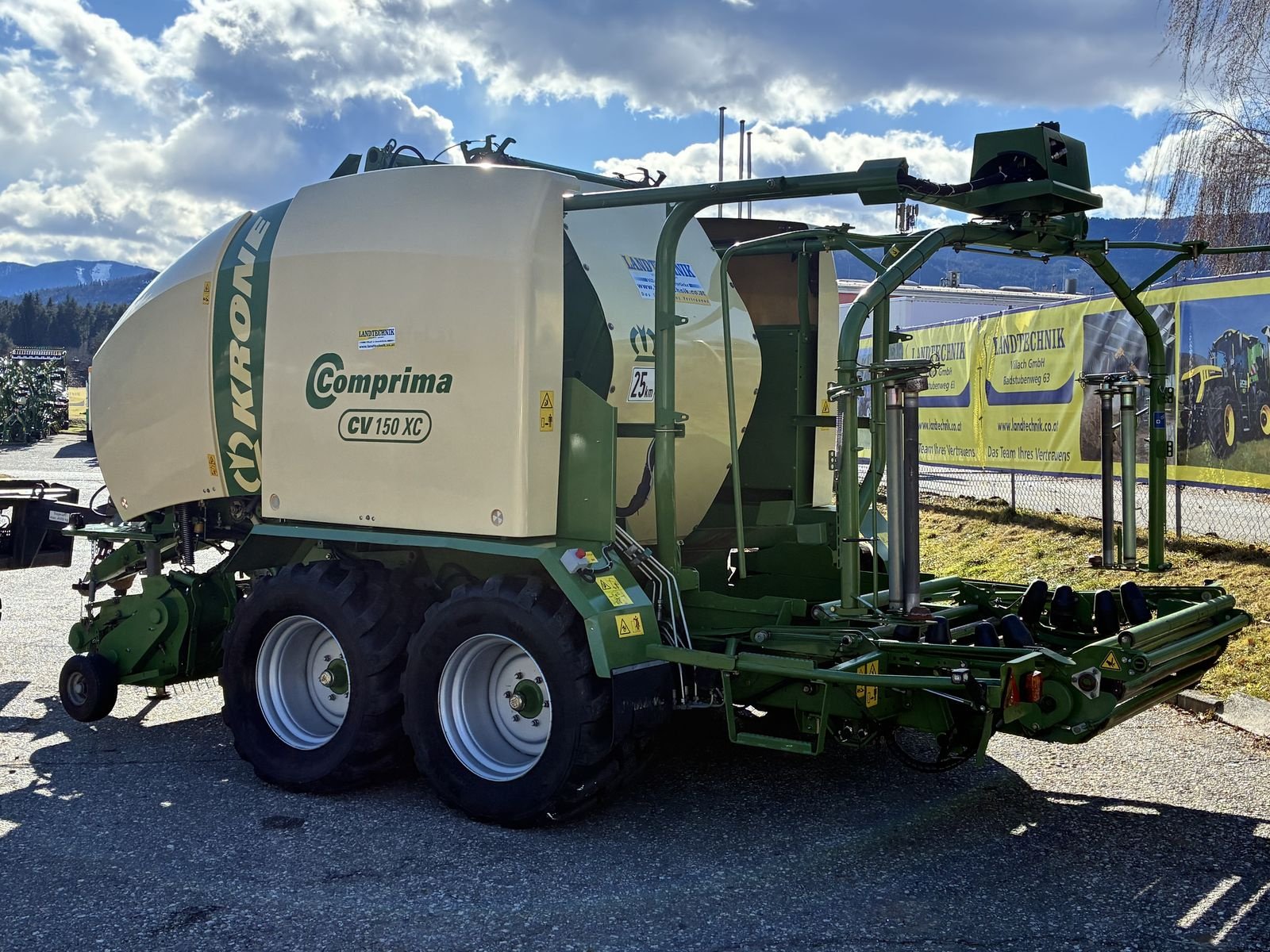 Rundballenpresse typu Krone Comprima CV 150 XC, Gebrauchtmaschine v Villach (Obrázek 4)