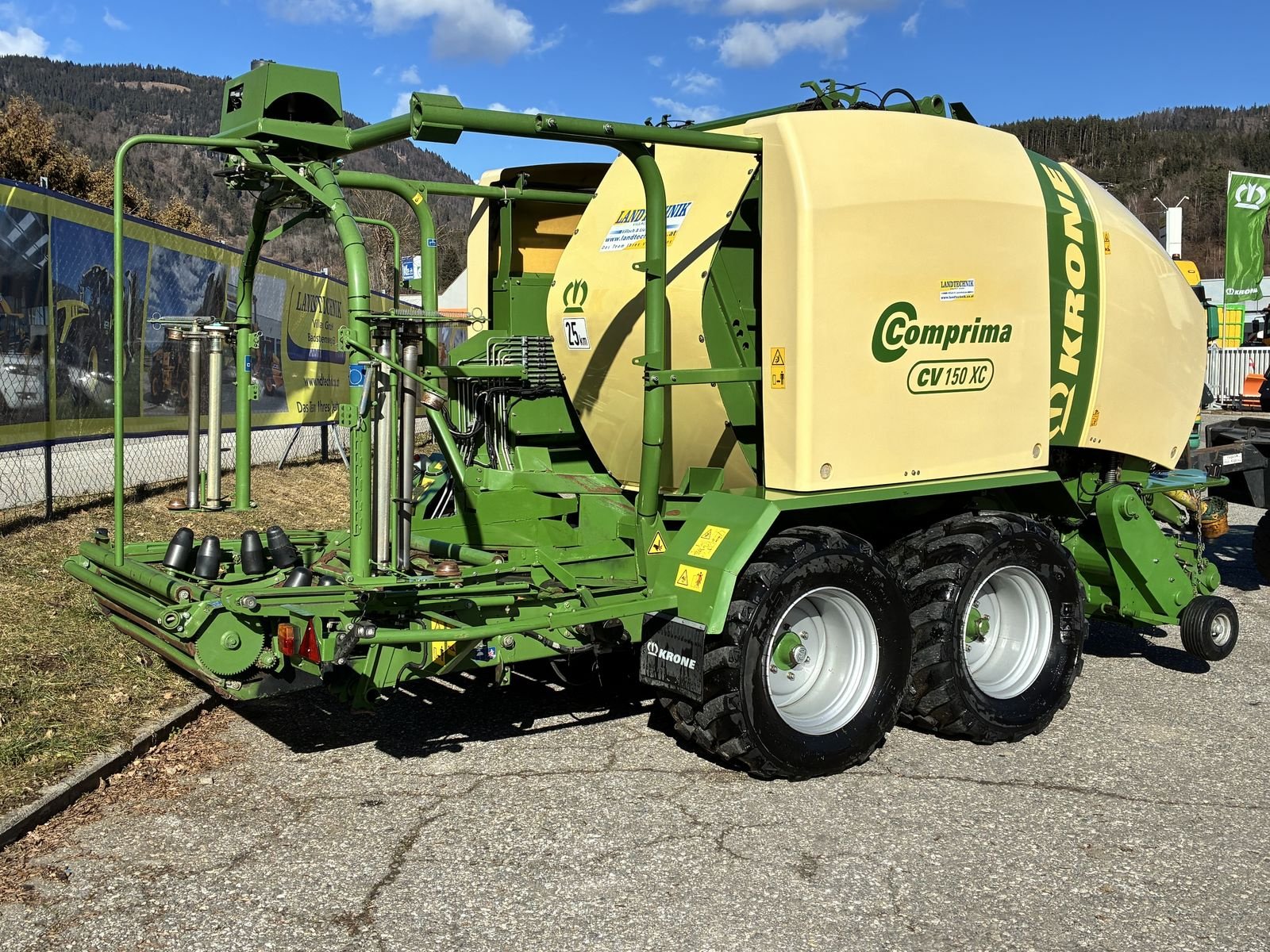 Rundballenpresse typu Krone Comprima CV 150 XC, Gebrauchtmaschine v Villach (Obrázek 3)