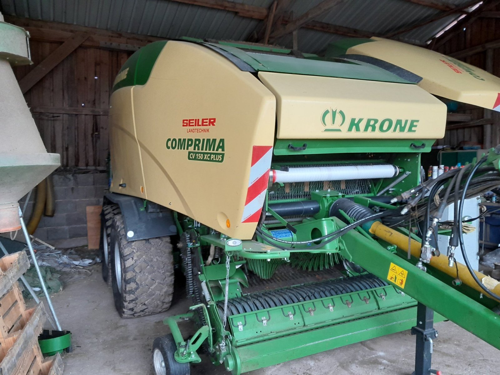 Rundballenpresse za tip Krone Comprima CV 150 XC, Gebrauchtmaschine u Markt Erlbach (Slika 1)