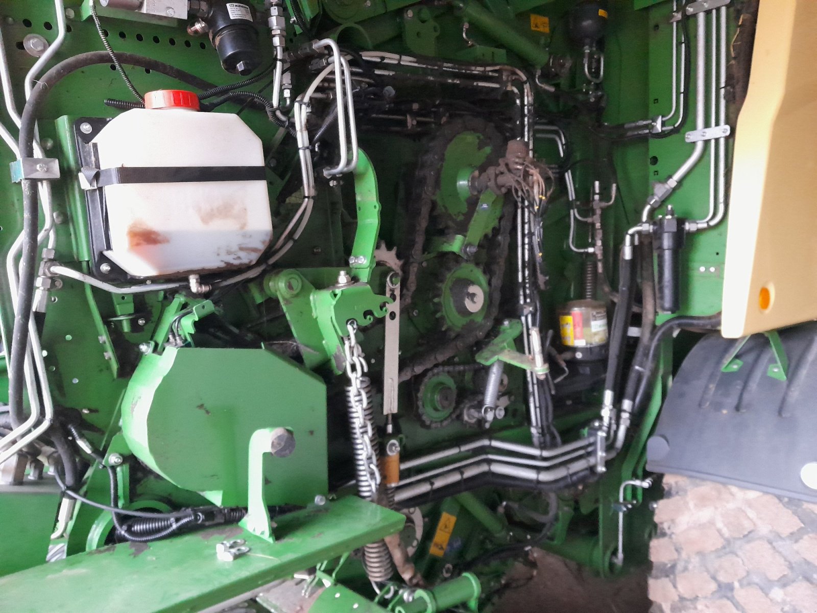 Rundballenpresse za tip Krone Comprima CV 150 XC, Gebrauchtmaschine u Markt Erlbach (Slika 4)