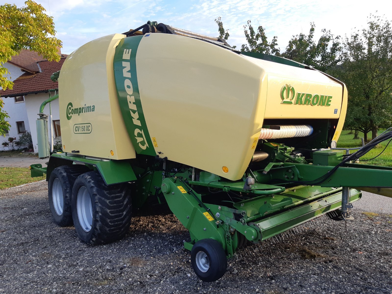 Rundballenpresse typu Krone Comprima CV 150 XC, Gebrauchtmaschine v Arnstorf (Obrázek 2)