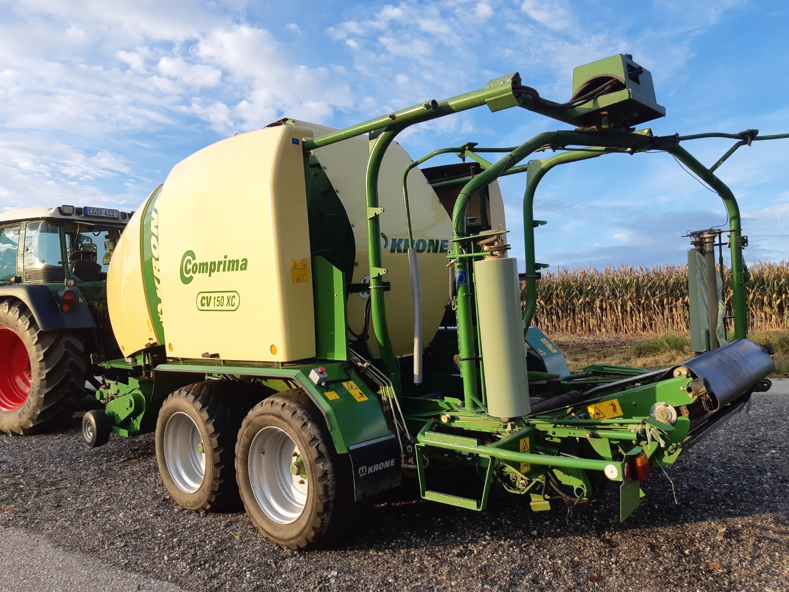 Rundballenpresse tip Krone Comprima CV 150 XC, Gebrauchtmaschine in Arnstorf (Poză 2)
