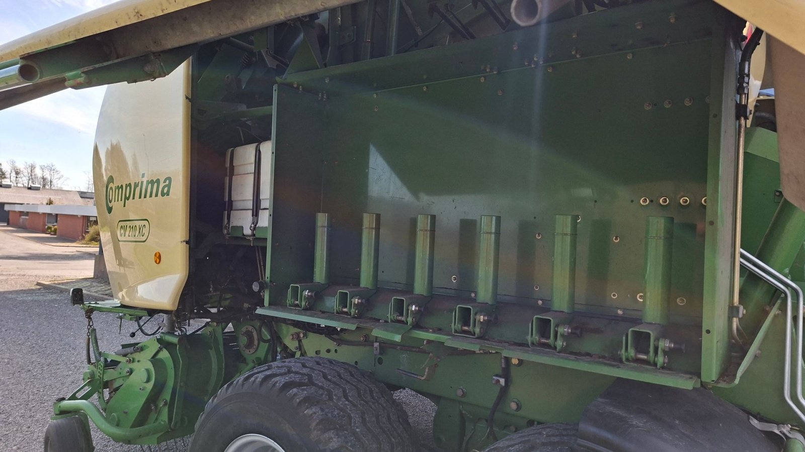 Rundballenpresse типа Krone COMPRIMA CV 210 XC, Gebrauchtmaschine в Nykøbing M (Фотография 15)