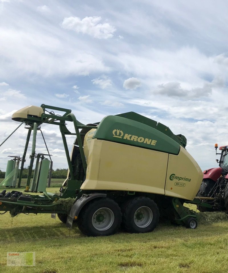 Rundballenpresse van het type Krone Comprima CV 210, Gebrauchtmaschine in Risum-Lindholm (Foto 5)