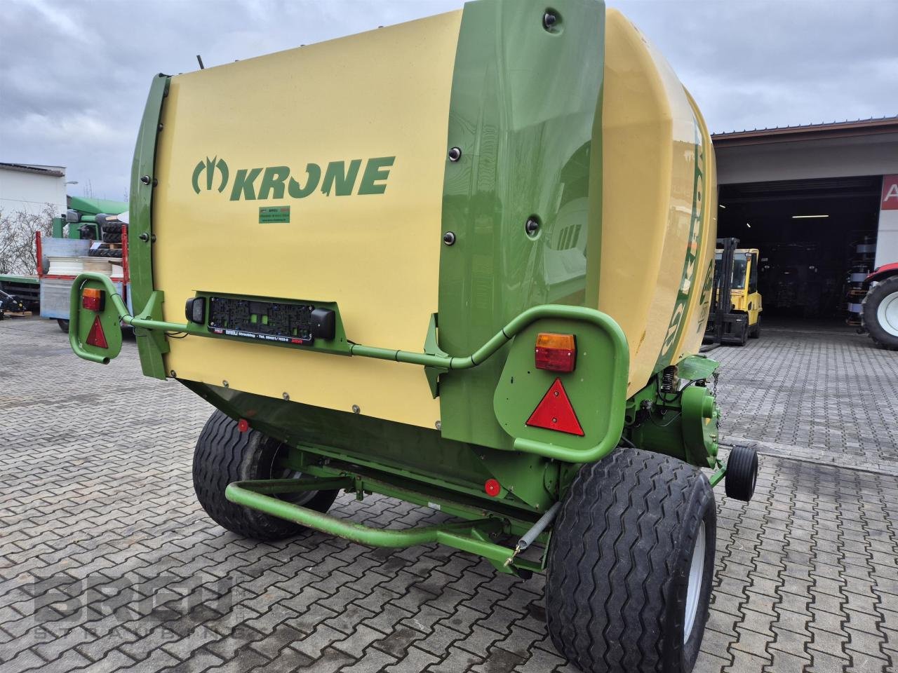 Rundballenpresse типа Krone Comprima F 125 XC, Gebrauchtmaschine в Straubing (Фотография 3)