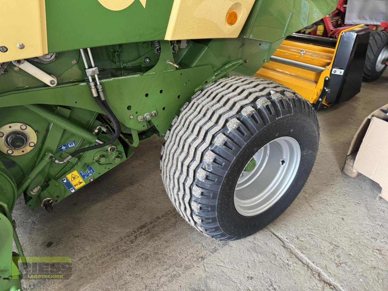 Rundballenpresse del tipo Krone COMPRIMA F 125 XC, Gebrauchtmaschine en Homberg/Ohm - Maulbach (Imagen 14)