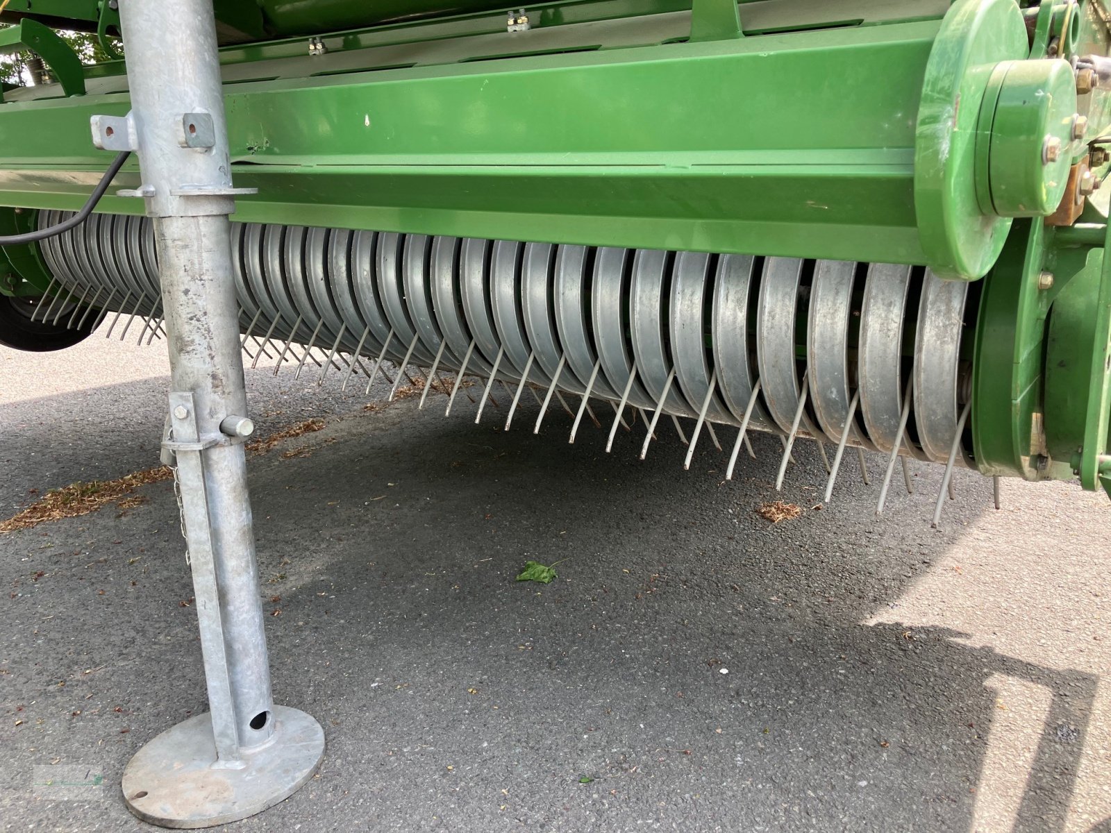 Rundballenpresse tip Krone Comprima F 125 XC, Gebrauchtmaschine in Marsberg (Poză 12)