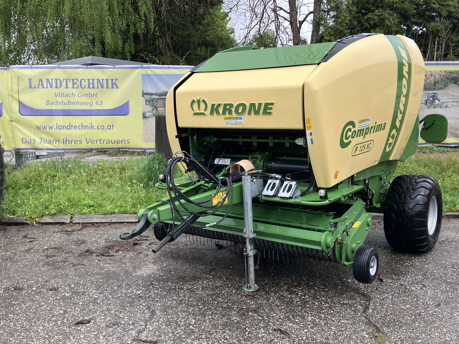 Rundballenpresse typu Krone Comprima F 125 XC, Gebrauchtmaschine v Villach (Obrázek 1)