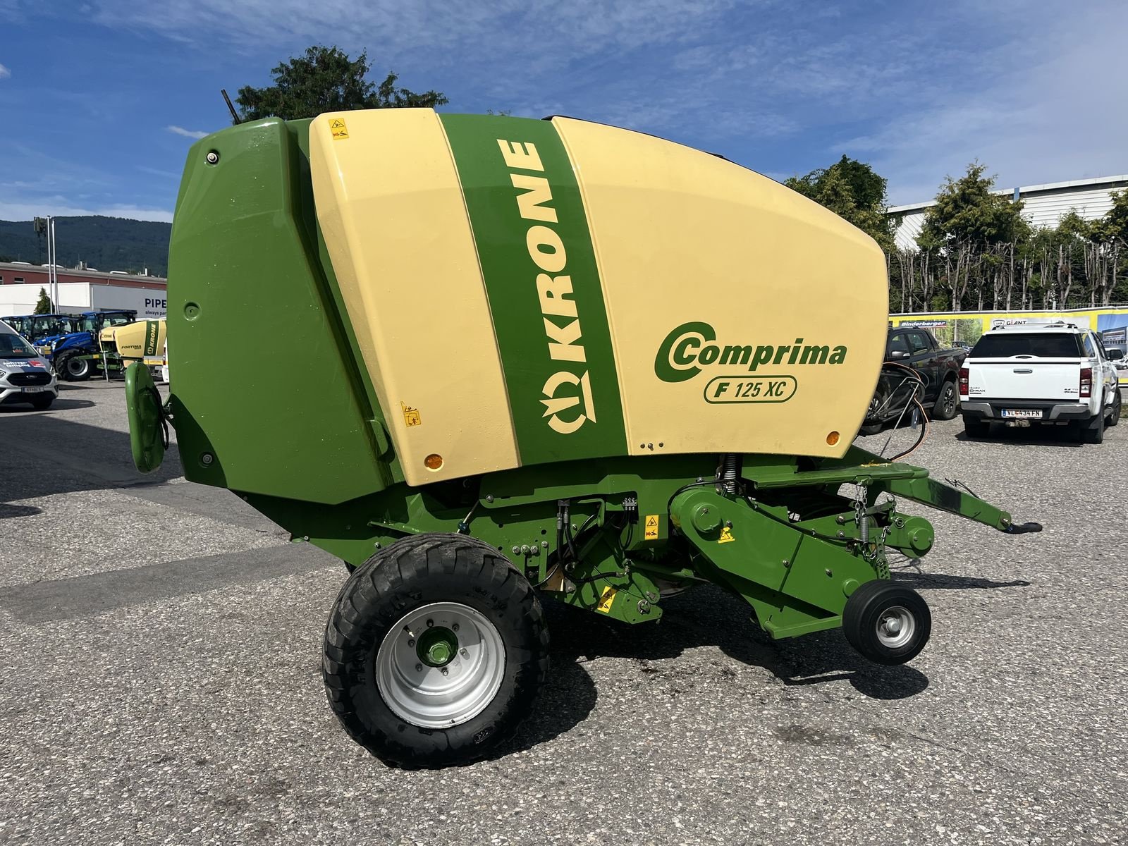 Rundballenpresse van het type Krone Comprima F 125 XC, Gebrauchtmaschine in Villach (Foto 7)