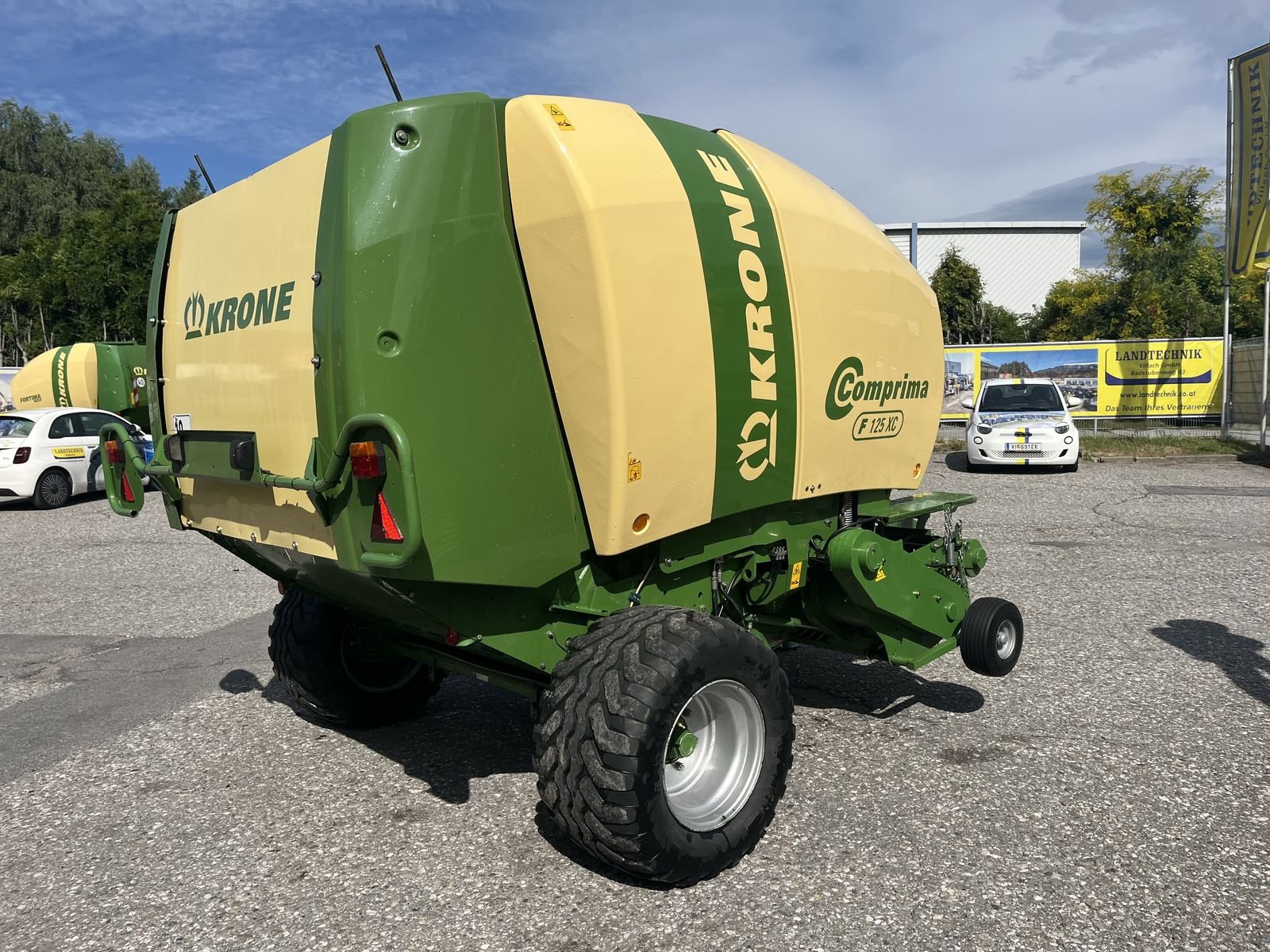 Rundballenpresse van het type Krone Comprima F 125 XC, Gebrauchtmaschine in Villach (Foto 5)