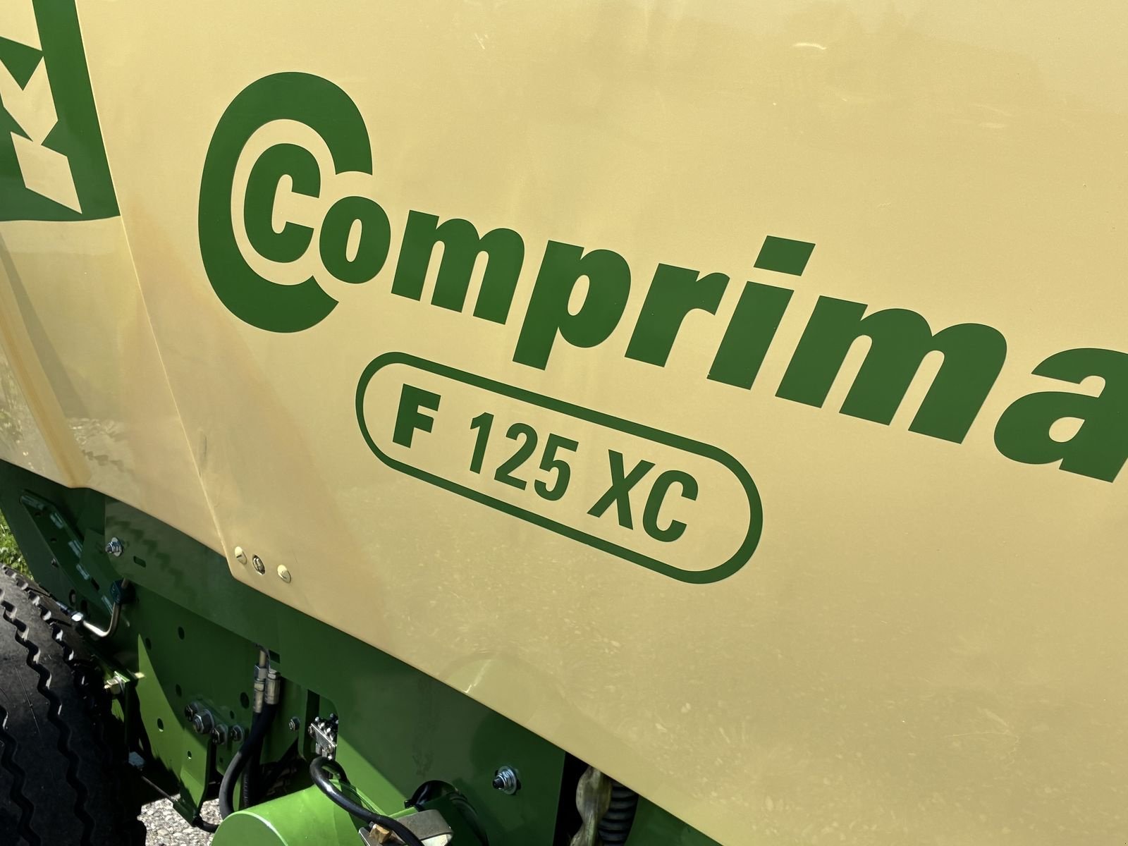 Rundballenpresse του τύπου Krone Comprima F 125 XC, Gebrauchtmaschine σε Villach (Φωτογραφία 11)