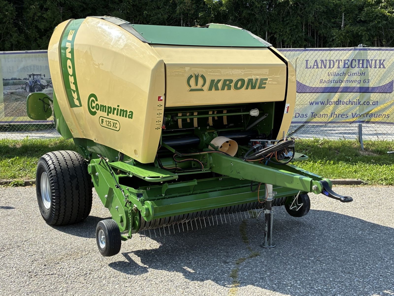 Rundballenpresse του τύπου Krone Comprima F 125 XC, Gebrauchtmaschine σε Villach (Φωτογραφία 1)