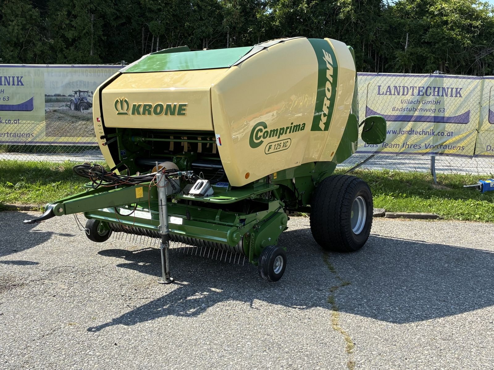 Rundballenpresse του τύπου Krone Comprima F 125 XC, Gebrauchtmaschine σε Villach (Φωτογραφία 15)