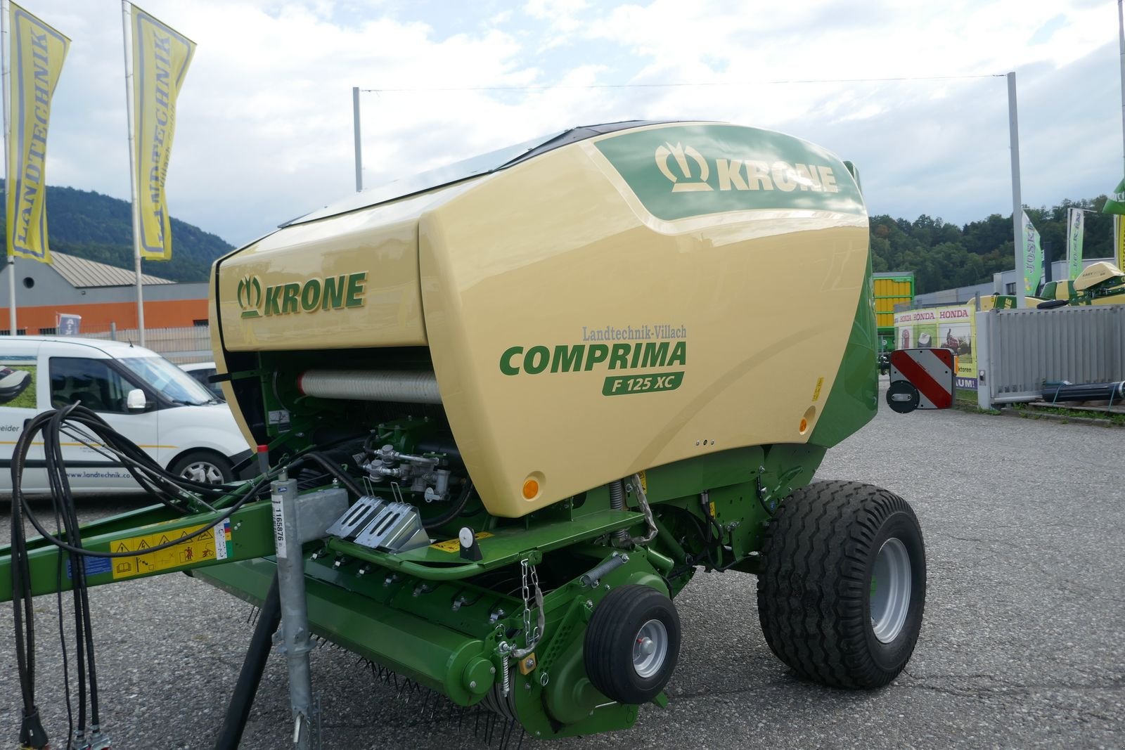 Rundballenpresse Türe ait Krone Comprima F 125 XC, Gebrauchtmaschine içinde Villach (resim 16)