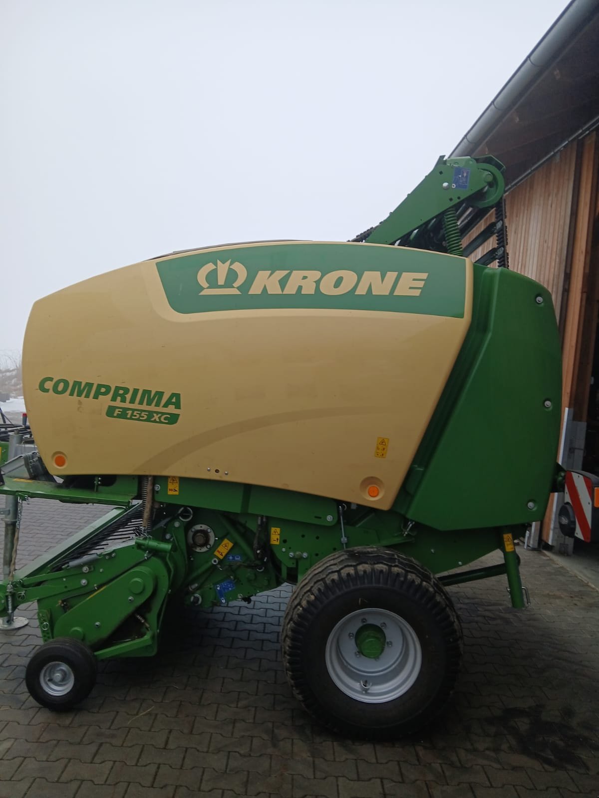 Rundballenpresse от тип Krone Comprima F 155 XC, Gebrauchtmaschine в Miltach (Снимка 3)