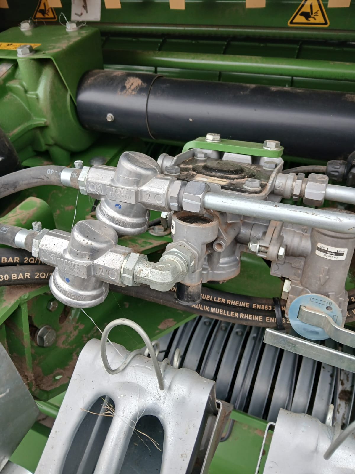 Rundballenpresse от тип Krone Comprima F 155 XC, Gebrauchtmaschine в Miltach (Снимка 10)